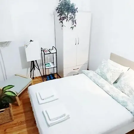 Cozy 3min.away Istiklal Ave. דירה